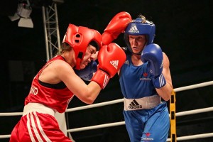 Lynsey Holdaway (Blue) landing against Tanya Dady (Red) in the semi-finals