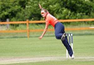 alex-hartley-in-action-for-england-womens-academy-2015-credit-don-miles